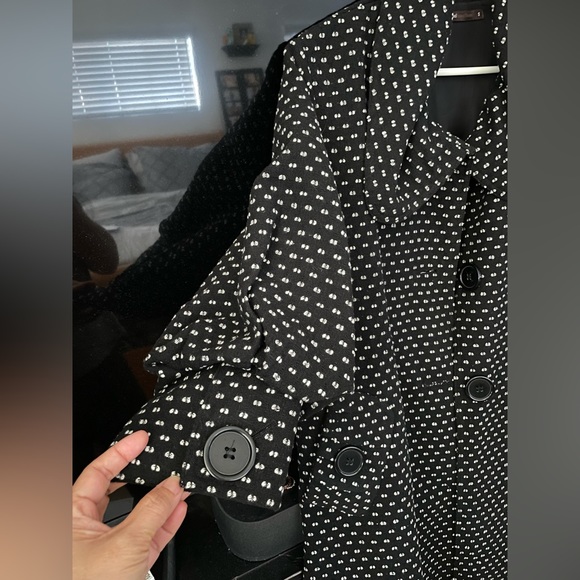 Beautiful coat - Picture 4 of 8